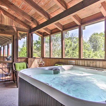 Idyllic Sevierville Cabin Deck And Smoky Mtn View! エクステリア 写真